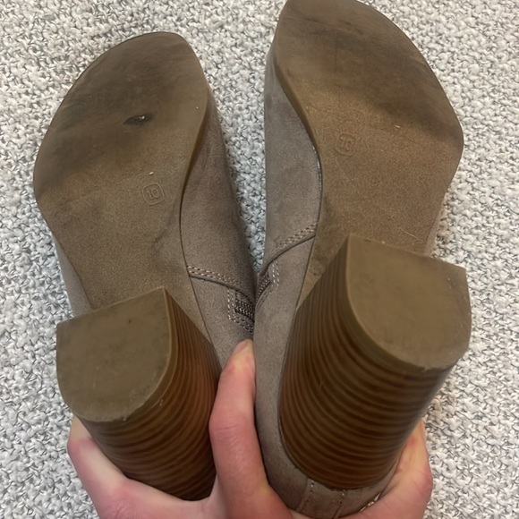 mid ankle boot old navy size 10 women’s color “new taupe” - Picture 5 of 6